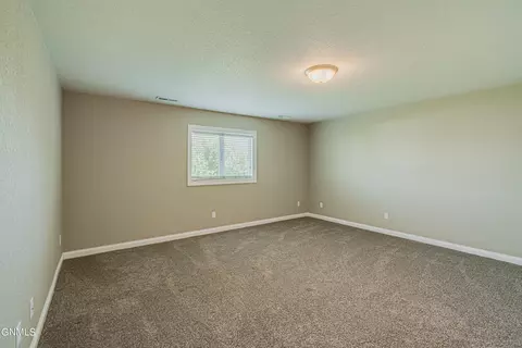 Bedroom - 928 Baffin Loop, Bismarck, ND 58503 photo 5 of 6