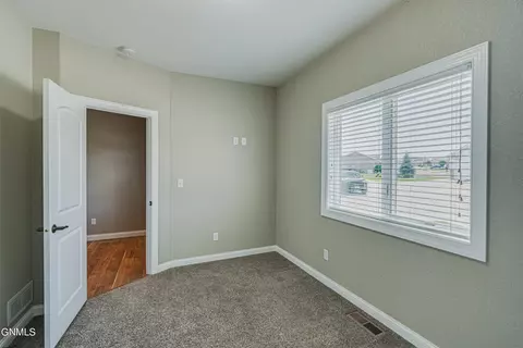 Bedroom - 928 Baffin Loop, Bismarck, ND 58503 photo 2 of 6