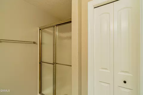 Bath - 928 Baffin Loop, Bismarck, ND 58503 photo 4 of 4