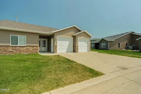 Exterior - 928 Baffin Loop, Bismarck, ND 58503 photo 7 of 7
