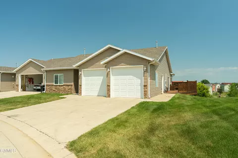 Exterior - 928 Baffin Loop, Bismarck, ND 58503 photo 6 of 7