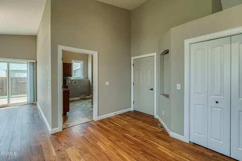 Entry Way - 928 Baffin Loop, Bismarck, ND 58503 photo 4 of 4