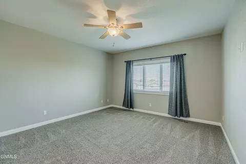 Bedroom - 928 Baffin Loop, Bismarck, ND 58503 photo 3 of 6