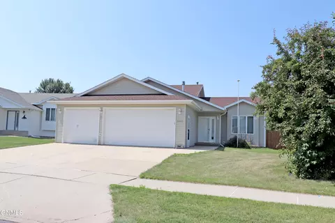 2503 10th Ave SE, Mandan, ND 58554