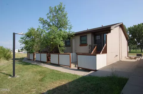 2304 3rd St NW, Sidney, MT 59270