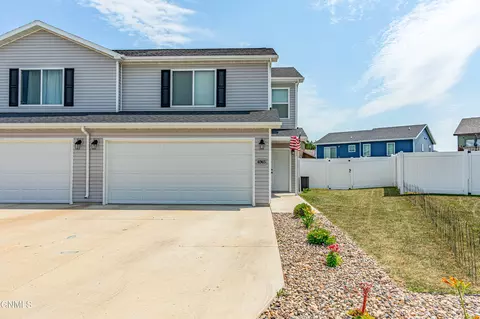 6965 Majestic Loop, Lincoln, ND 58504