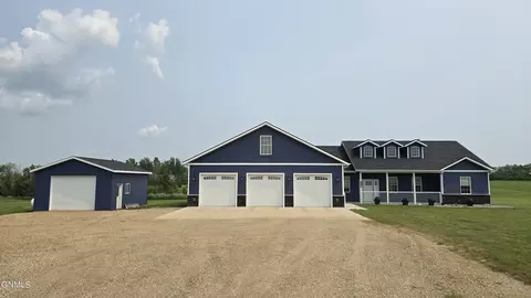 1414 41h Ave NW, Garrison, ND 58540
