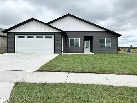 5815 Reily Rd, Bismarck, ND 58504