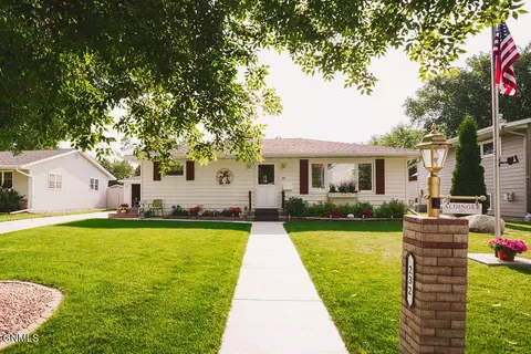 232 13th Ave NE, Jamestown, ND 58401