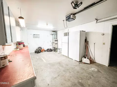 416 8th Ave W, Williston, ND 58801 photo 38