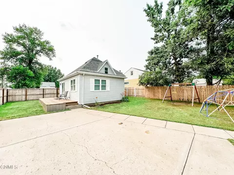 416 8th Ave W, Williston, ND 58801 photo 46