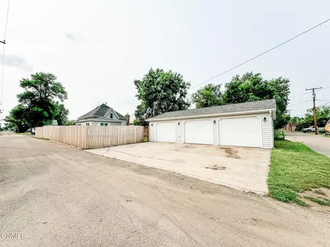 416 8th Ave W, Williston, ND 58801 photo 44