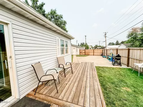 416 8th Ave W, Williston, ND 58801 photo 31