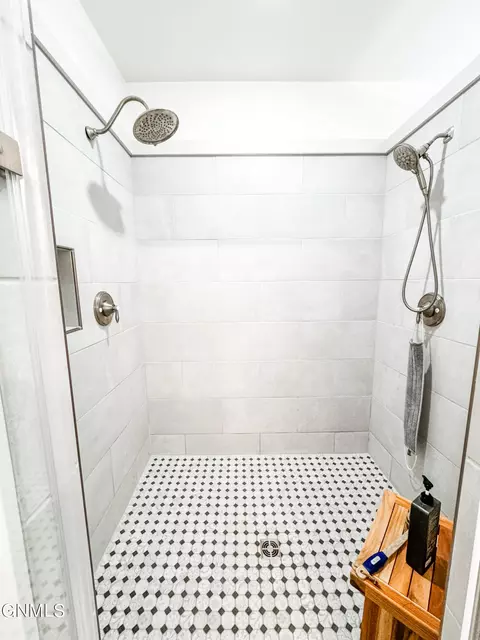 Bath - 610 3rd Ave E, Williston, ND 58801 photo 7 of 13