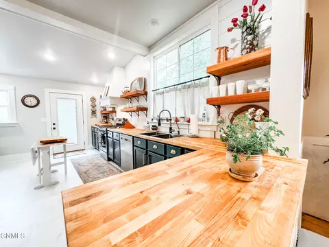 Kitchen - 610 3rd Ave E, Williston, ND 58801 photo 2 of 13