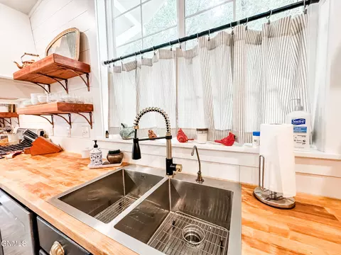 Kitchen - 610 3rd Ave E, Williston, ND 58801 photo 6 of 13