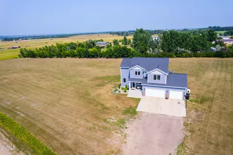 2801 80th St SE, Bismarck, ND 58504