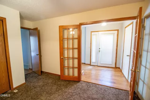 431 E Brandon Dr, Bismarck, ND 58503 photo 19