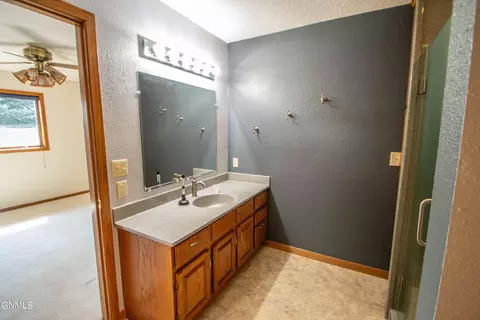 431 E Brandon Dr, Bismarck, ND 58503 photo 23