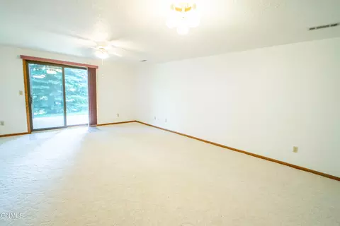 431 E Brandon Dr, Bismarck, ND 58503 photo 26