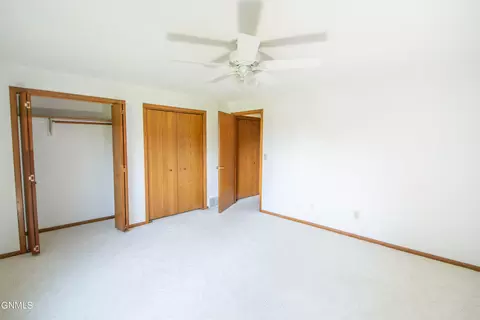 431 E Brandon Dr, Bismarck, ND 58503 photo 32