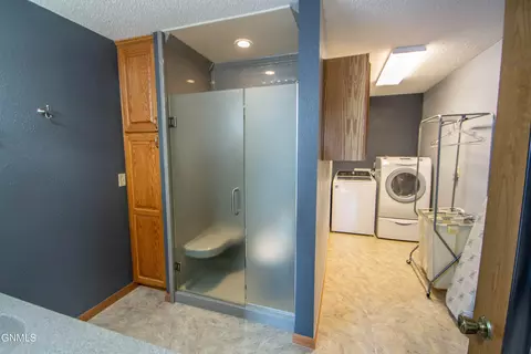 431 E Brandon Dr, Bismarck, ND 58503 photo 24