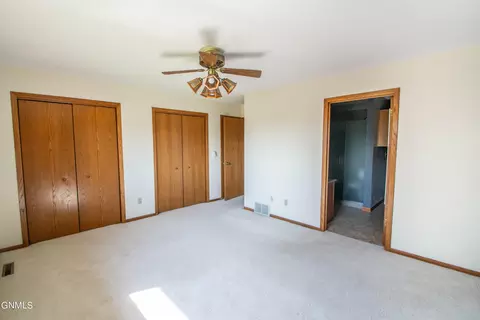 431 E Brandon Dr, Bismarck, ND 58503 photo 22