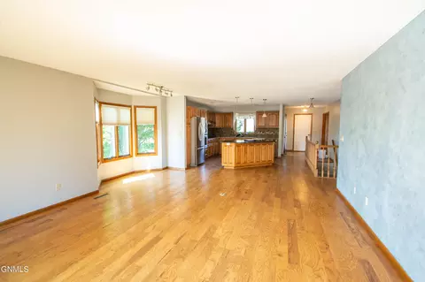 431 E Brandon Dr, Bismarck, ND 58503 photo 14