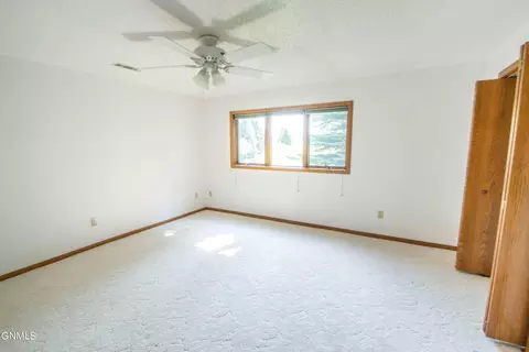 431 E Brandon Dr, Bismarck, ND 58503 photo 31