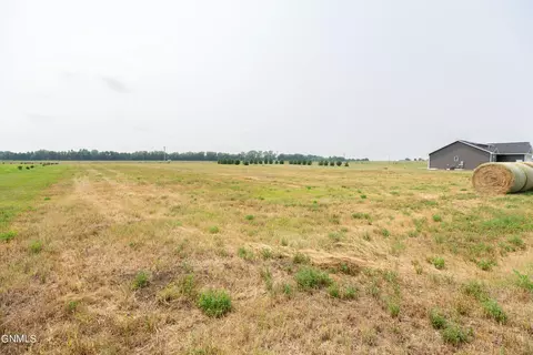 11615 Apple View Ln, Menoken, ND 58558