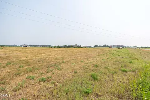 11712 Apple View Ln, Menoken, ND 58558