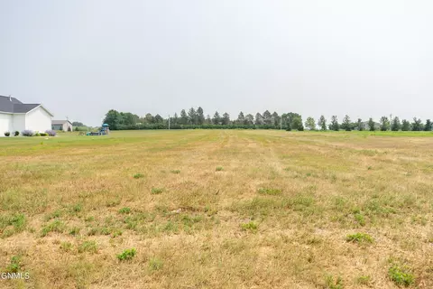 11729 Apple View Ln, Menoken, ND 58558