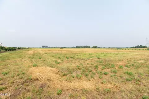 602 Apple Ridge Rd, Menoken, ND 58558