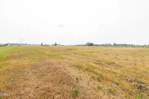614 Apple Ridge Rd, Menoken, ND 58558
