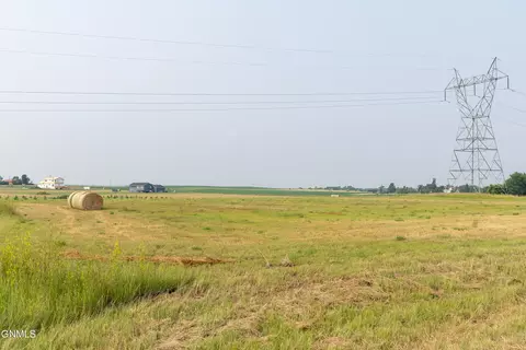 806 Apple Ridge Rd, Menoken, ND 58558