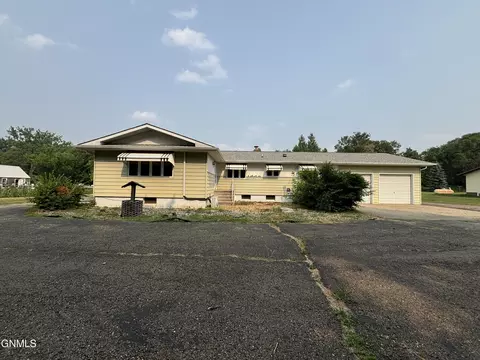 502 Highway 49 N, Beulah, ND 58523