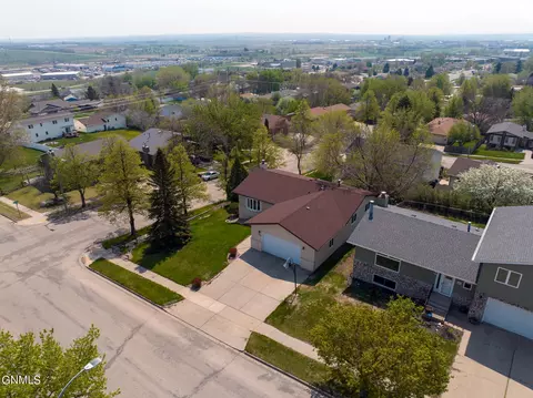 3249 Crocus Ave, Bismarck, ND 58501 photo 42