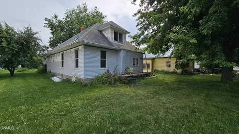 116 3rd St N, Ellendale, ND 58436 photo 2