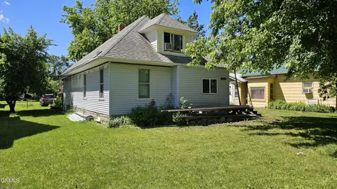 116 3rd St N, Ellendale, ND 58436