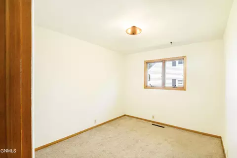 1220 4th Ave E, Williston, ND 58801 photo 19