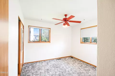 1220 4th Ave E, Williston, ND 58801 photo 20