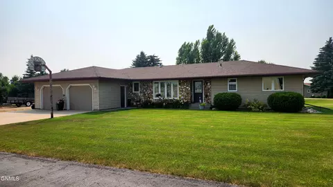 987 Kelly Dr, Washburn, ND 58577
