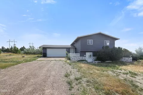 5008 143rd Ave NW, Williston, ND 58801