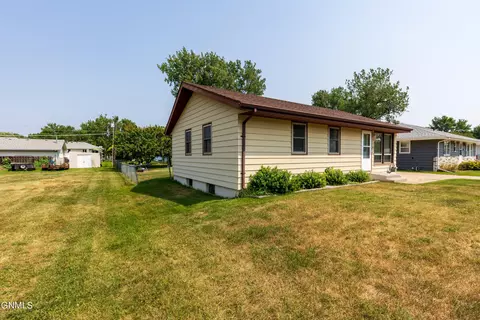 516 W Ingals Ave, Bismarck, ND 58504 photo 16