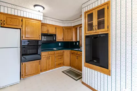516 W Ingals Ave, Bismarck, ND 58504 photo 3