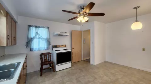 1702 Bowen Ave E, Bismarck, ND 58504 photo 14