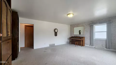 1702 Bowen Ave E, Bismarck, ND 58504 photo 7