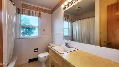 1702 Bowen Ave E, Bismarck, ND 58504 photo 8