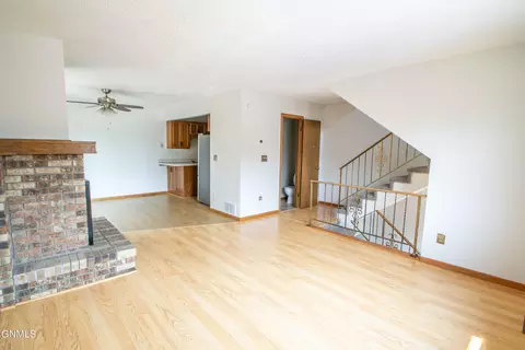 Living - 2879 Warwick Loop, Bismarck, ND 58504 photo 2 of 3