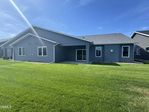 Exterior - 3003 Baltimore Dr, Bismarck, ND 58504 photo 3 of 7